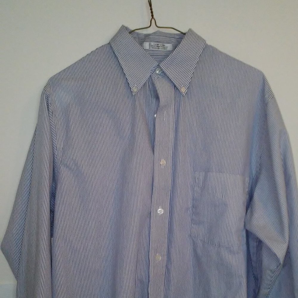 Van Heusen Men's shirt size 16 neck 32/33 sleeves